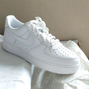 NWT Nike Air Force 1 '07 Shoes - White - M 11 / W 12.5